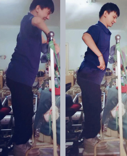 刘松锻炼站起来了 