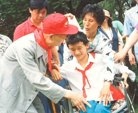 《北京青年报》铁骨柔肠将军情(图1)